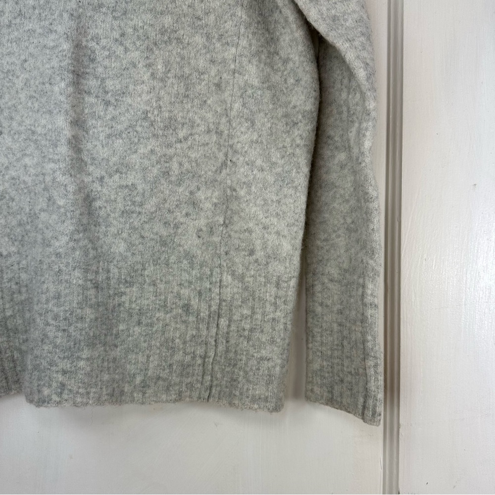 Aritzia The Group By Babaton Plutarch Sweater  Merino Yak Wool - Picture 4 of 9